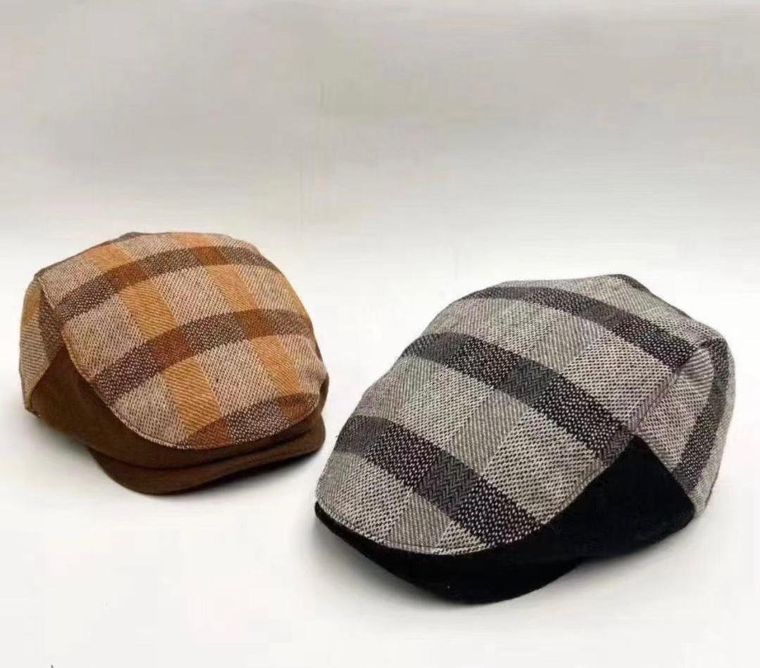 Béret à carreaux et rayures