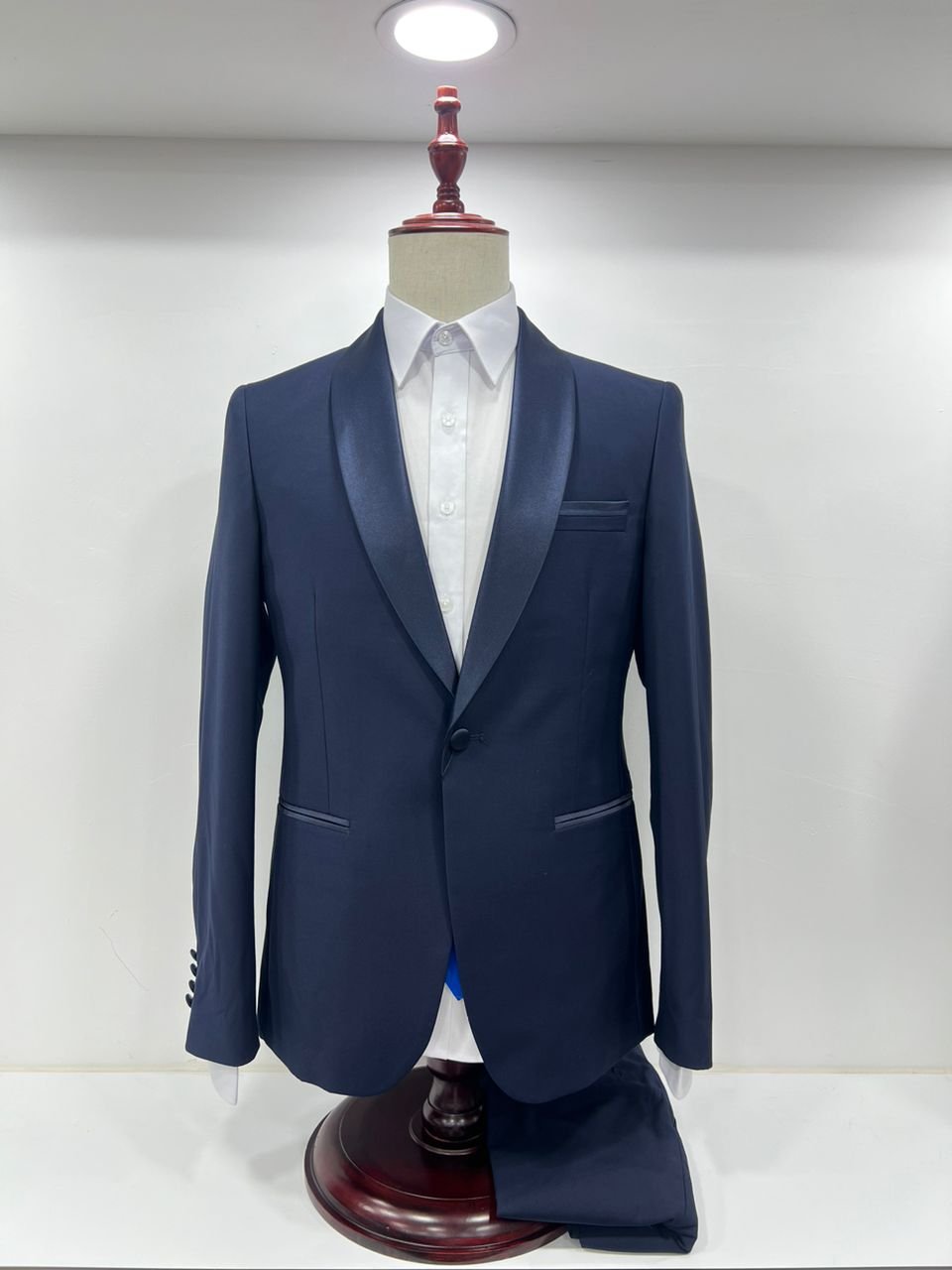 Smoking bleu nuit, revers satiné
